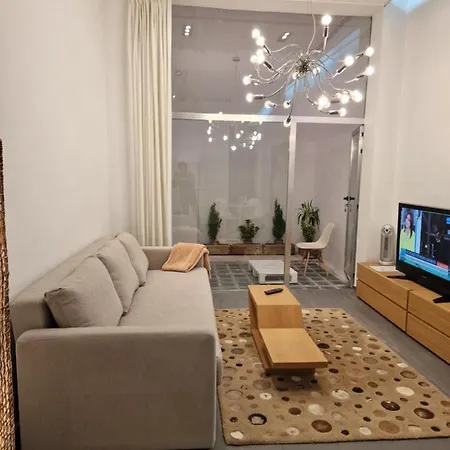 Loft Designed Center Apartment