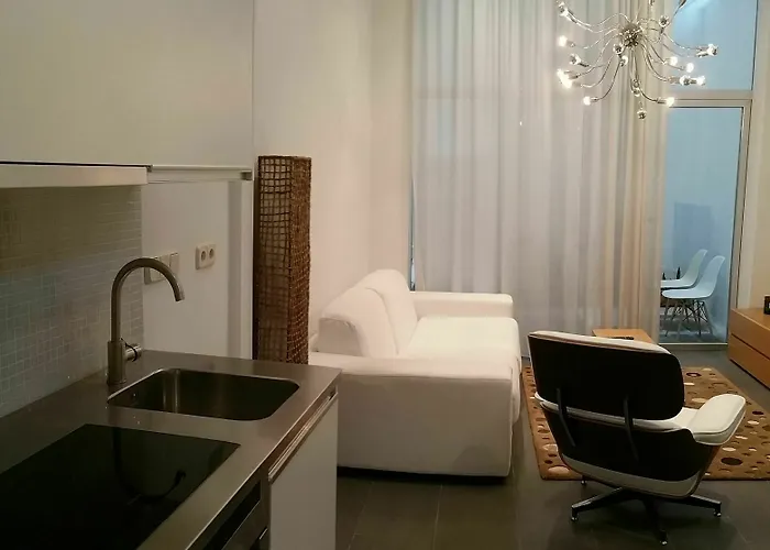 Loft Designed Center Apartment *